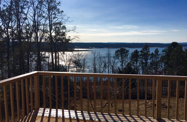 Greers Ferry Lake View Haus 4BR, 2BA