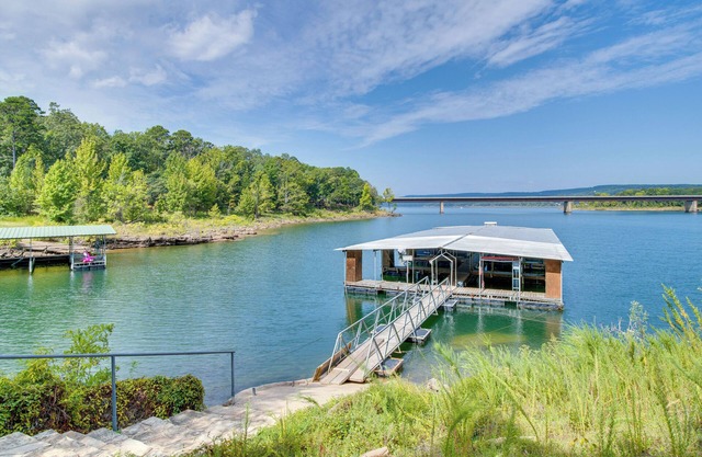 NEU! Greers Ferry Lakefront Startseite-Deck & Boot Slips
