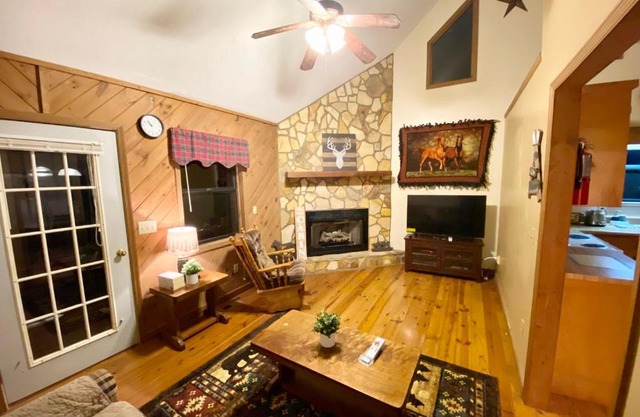 Gretel at Alpine Cabins - Peaceful, Private, Perfect