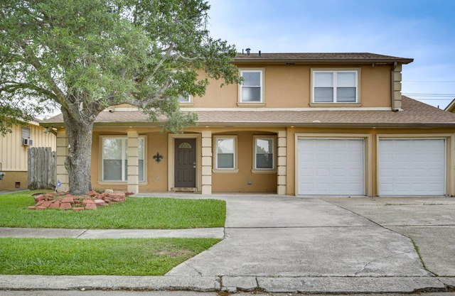 Gretna Vacation Rental w/ Fire Pit & Backyard!