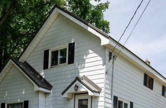 Grey County Farmhouse Short-term Room Stay