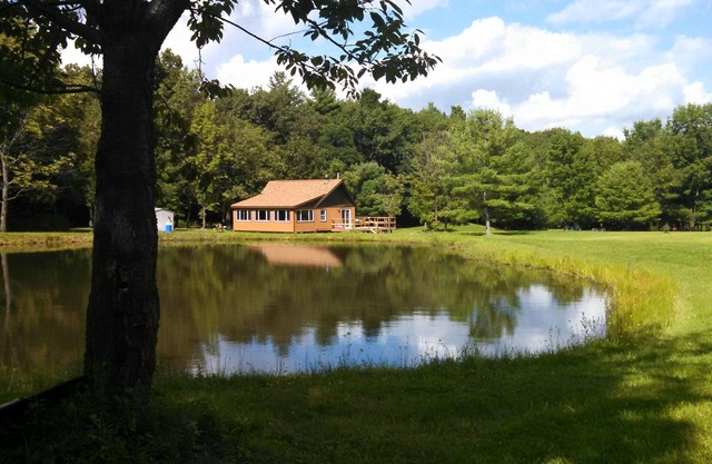 Grey's Getaway Cabin's Finger Lake Region, atemberaubendes Herbstlaub!