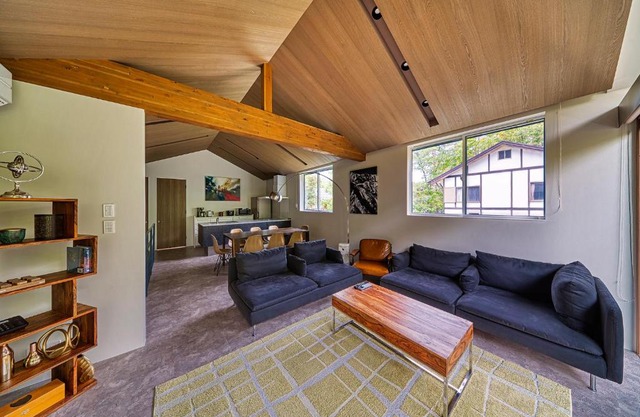 Grey Wolf Chalet by Hakuba White Fox Company