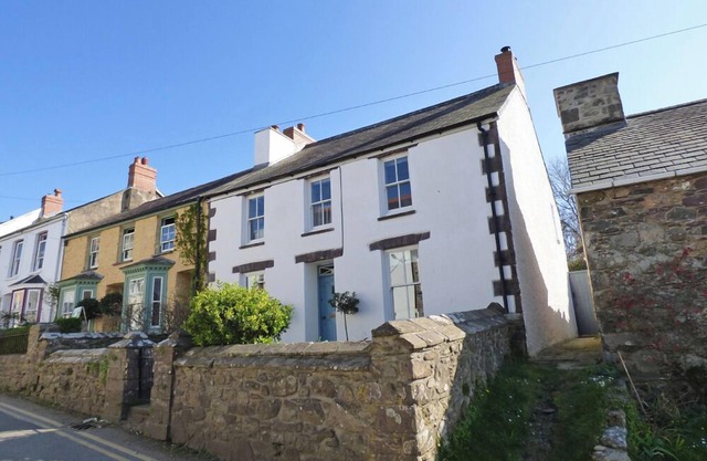 Greystones House, Holiday Home St Davids, Sleeps 6, 3 bedrooms, bathrooms