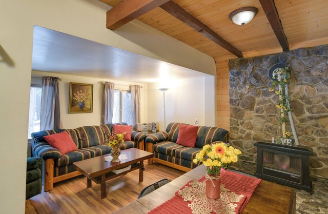 Grill, Fire Pits & Trails: Butte Meadows Duplex!