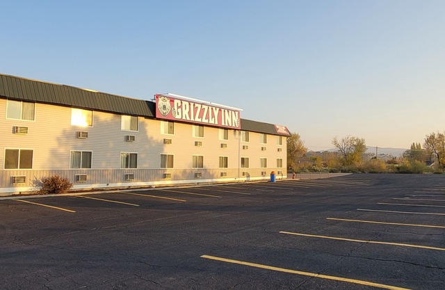 Grizzly Inn