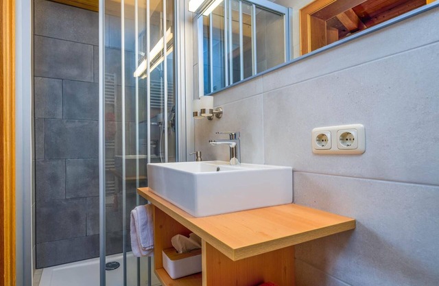 großes Appartement mit Südbalkon und Blick zum Silberberg