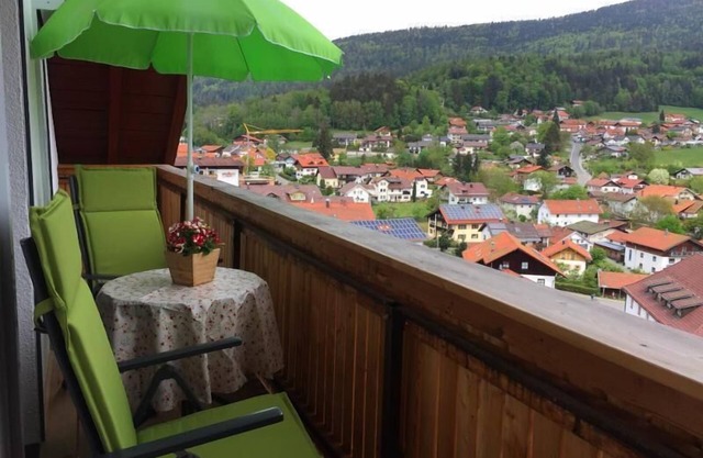 Großzügige Fewo mit Balkon und WLAN