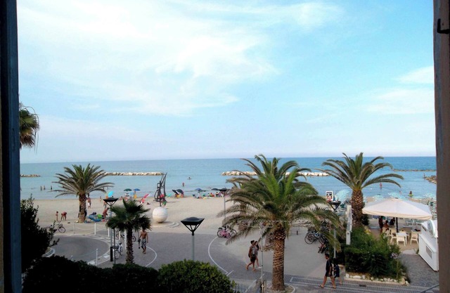 Grottammare mon amour - Marina Grande - first row by the sea