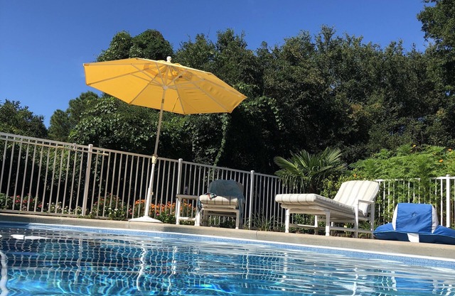Ground Floor Apt in Southern Shores (OBX) Walk to the beach, pool, and much more
