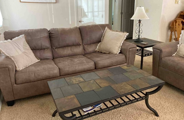 Ground-Floor Condo w/Washer/Dryer, Gas Grill, Fireplace, WiFi