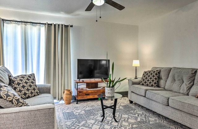 Ground-Floor Foley Condo Near Tanger & OWA!