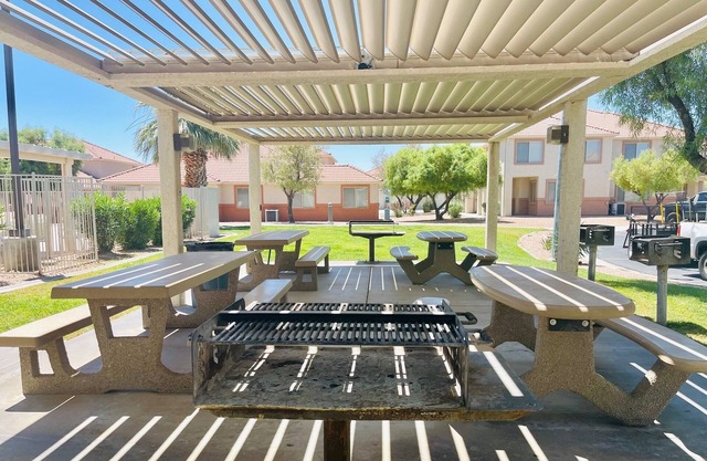 Ground Level 2 Bedroom 2 Bath at the Springs!