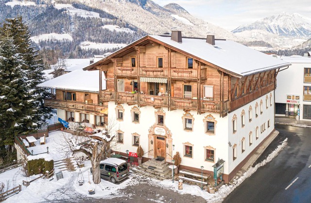 Komplettes Gruppenhaus mit Wellness im Zentrum von Itter