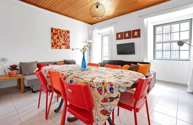 Group-Friendly Apt in the Heart of Bairro Alto