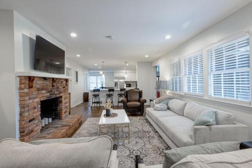 Group Getaway 6BR Near Fort Benning Huge Kitchen Private Yard