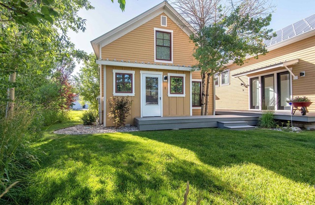 Group Getaway! Victor Charm 3 Units Sleeps 13