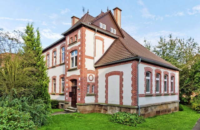 Gruppenheim in ehemaliger Schule und Pfarrhaus
