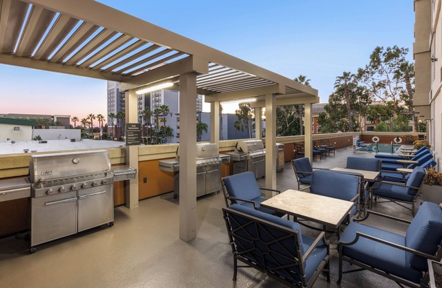 Group‑Ready Stay! 3 Studio Units | Fitness Center, Pool, Near Parks & Disneyland