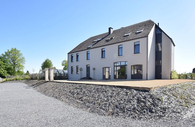 Luxuriöses Ferienhaus mit Sauna in Sainte Cécile