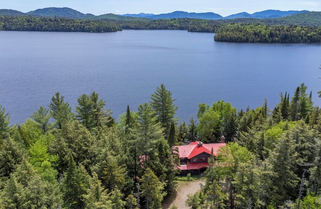 Grouse House at Grouse Cove, Authentic Adirondack on Upper Saranac Lake