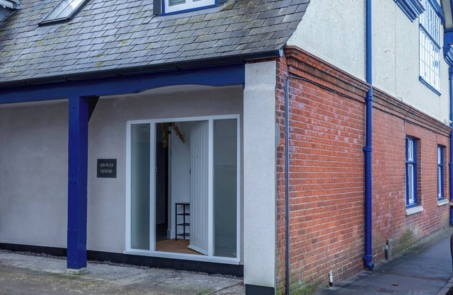 GROVES HOUSE, family friendly in Fortuneswell