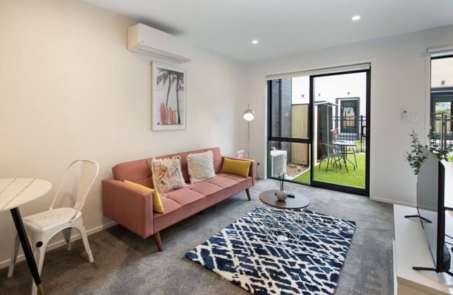 Groveview Oasis: 1BR Retreat