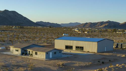 Grow House by Fieldtrip Remote Lux w 100ft Pool