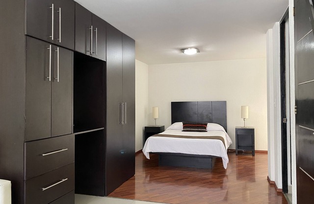 Grupo Kings Suites Chimborazo