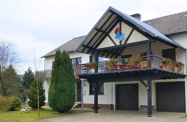 Geräumiges Ferienhaus in Liesen mit Garten