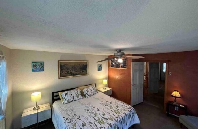 Guadalupe Casita. 2.2 miles to Balloon park. Great views! Lovely Hot Tub.