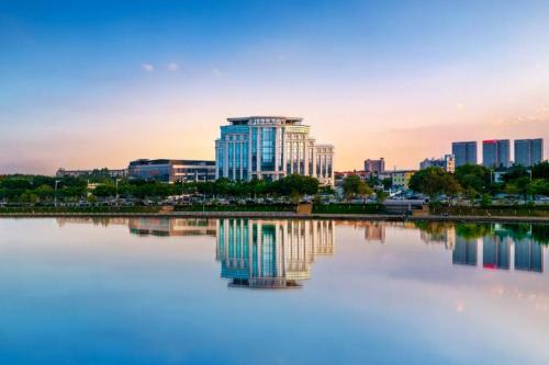 Guangzhou Elegant International Hotel Panyu Square Metro Station Branch - Free Shuttle Bus to Canton Fair Complex During Canton Fair Period & Free Deliver Service to Guangzhou Baiyun International Airport