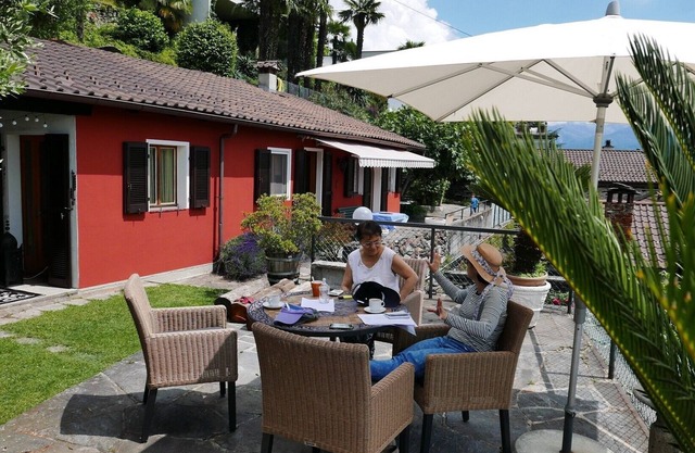 Garantierte Erholung in einzigartigem Tessiner Gartenhaus mit Panorama-Seesicht
