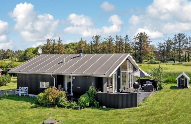 "Gudmunda" - 200m to the inlet by Interhome