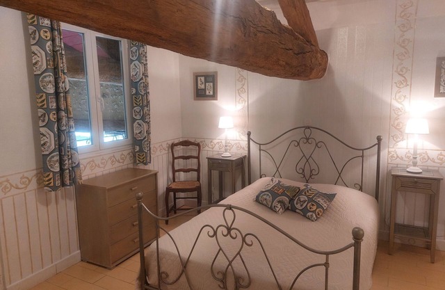 Gästezimmer 'Le Pré Fleuri 1' mit gemeinsamem Pool, gemeinsamer Terrasse und WLAN