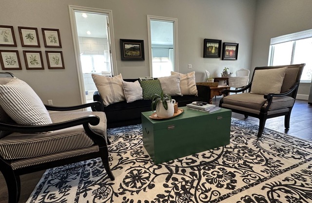 Guest Apartment close to Ski Resorts, Hiking Trails, Shopping Restaurants & more