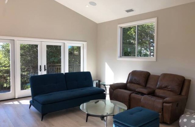 Guest cottage by Mills Canyon park in Burlingame.