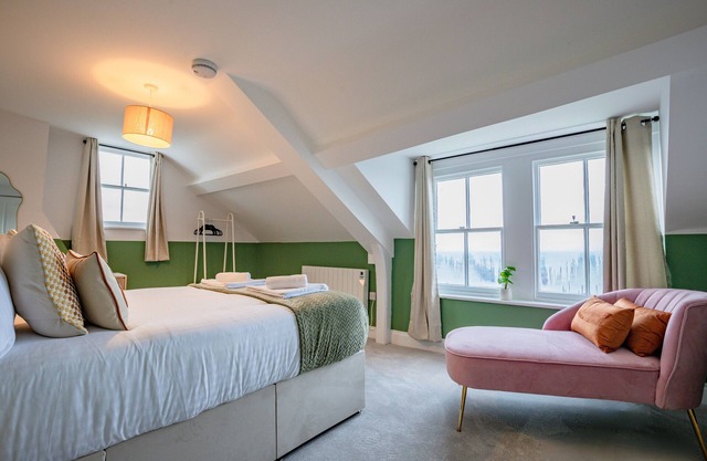 Guest Homes | Foley Abode