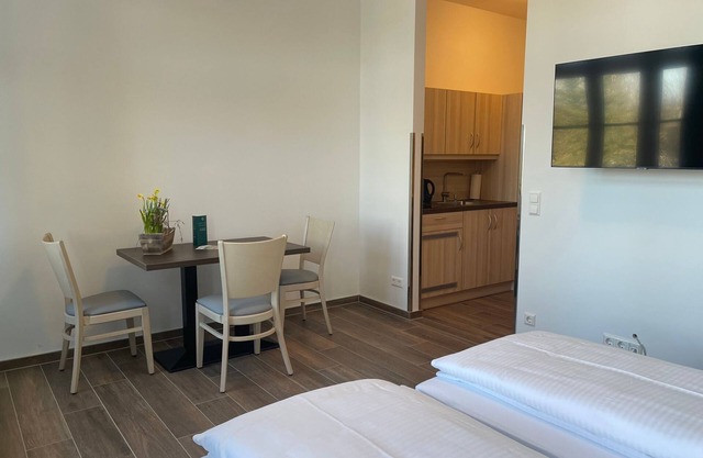 Gästehaus Appartement 103 - Lokschuppen Pasewalk- Gästehäuser mit DZ, EZ und