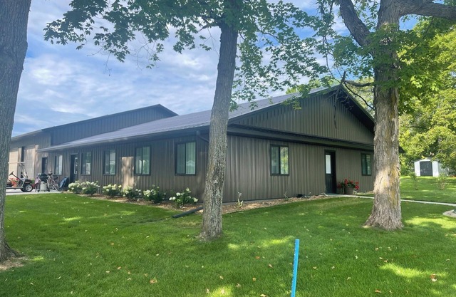 Guest House at Geneva Beach Resort - Views of Lake Geneva
