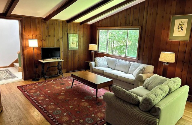 Guest House in the Trees w/ Pool & Tennis