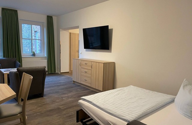 Gästehaus Ferienwohnung - 105 - Lokschuppen Pasewalk- Gästehäuser mit DZ, EZ und
