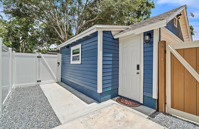 GUEST HOUSE w/PRIVATE ENTRANCE & PATIO for rent in Gulfport, FL