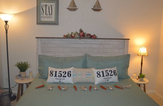 Guest suite at Palisade Beach House Vineyard and Bed and Breakfast