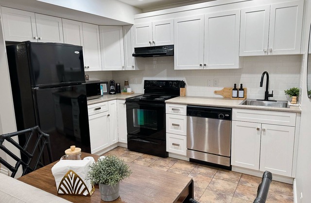 Guest Suite in Langley Laddy | Rental for 4