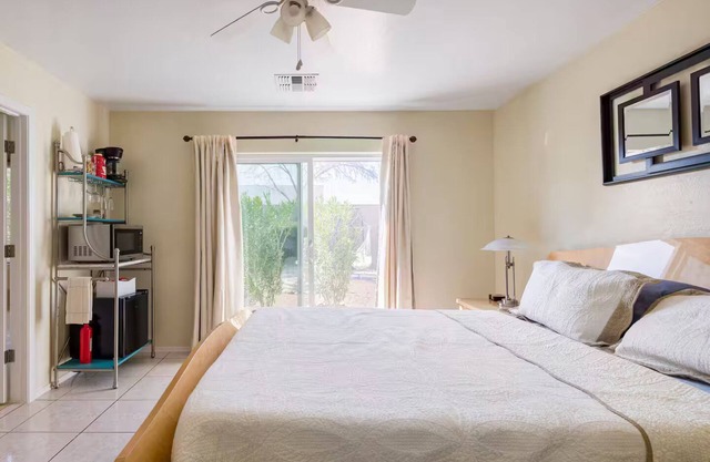 Guest Suite W/Parking, Private Entrance