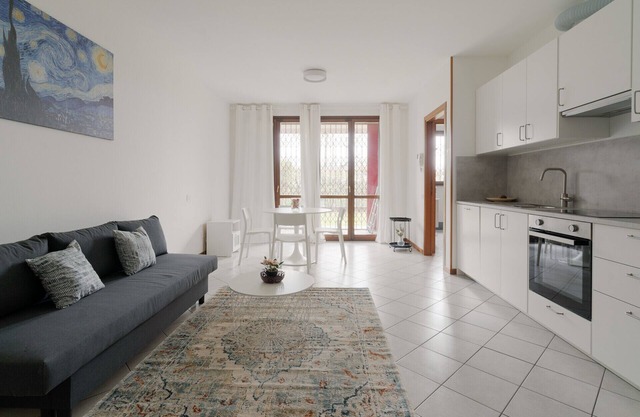 Bright Apartment with garden 600 mt to Metro