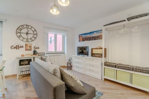 GuestHost-Central Apartment