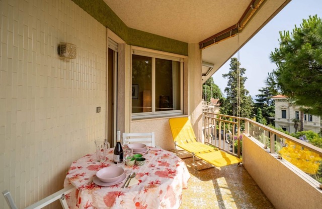 GuestHost - San Remo Balcony Apartment with Parking