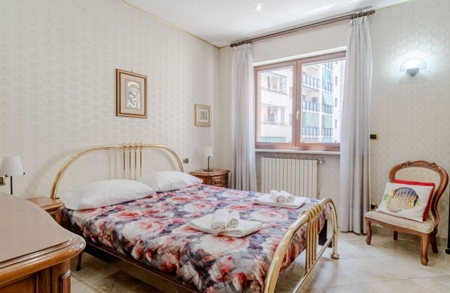 GuestHost - Stylish Retro Apartment X6 in Turin